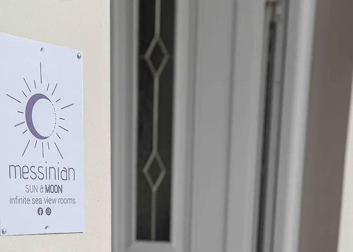 Messinian Moon * Calamata